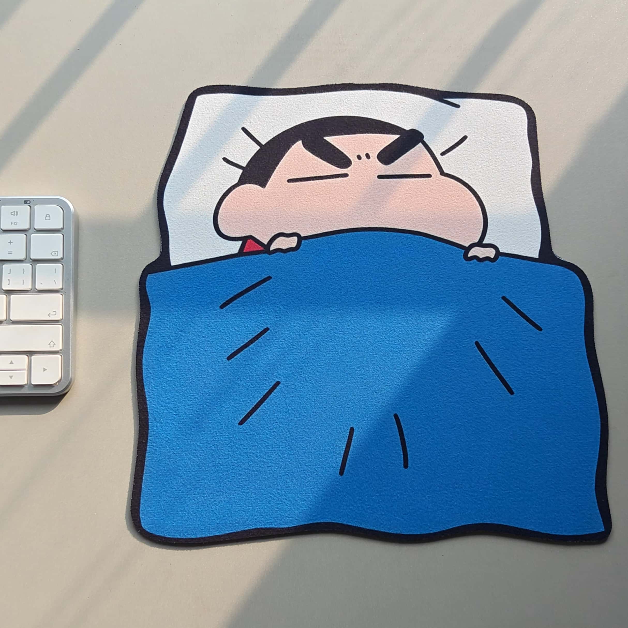 Home Office Programmer - Alas Mouse Crayon Shinchan yang Lucu,
